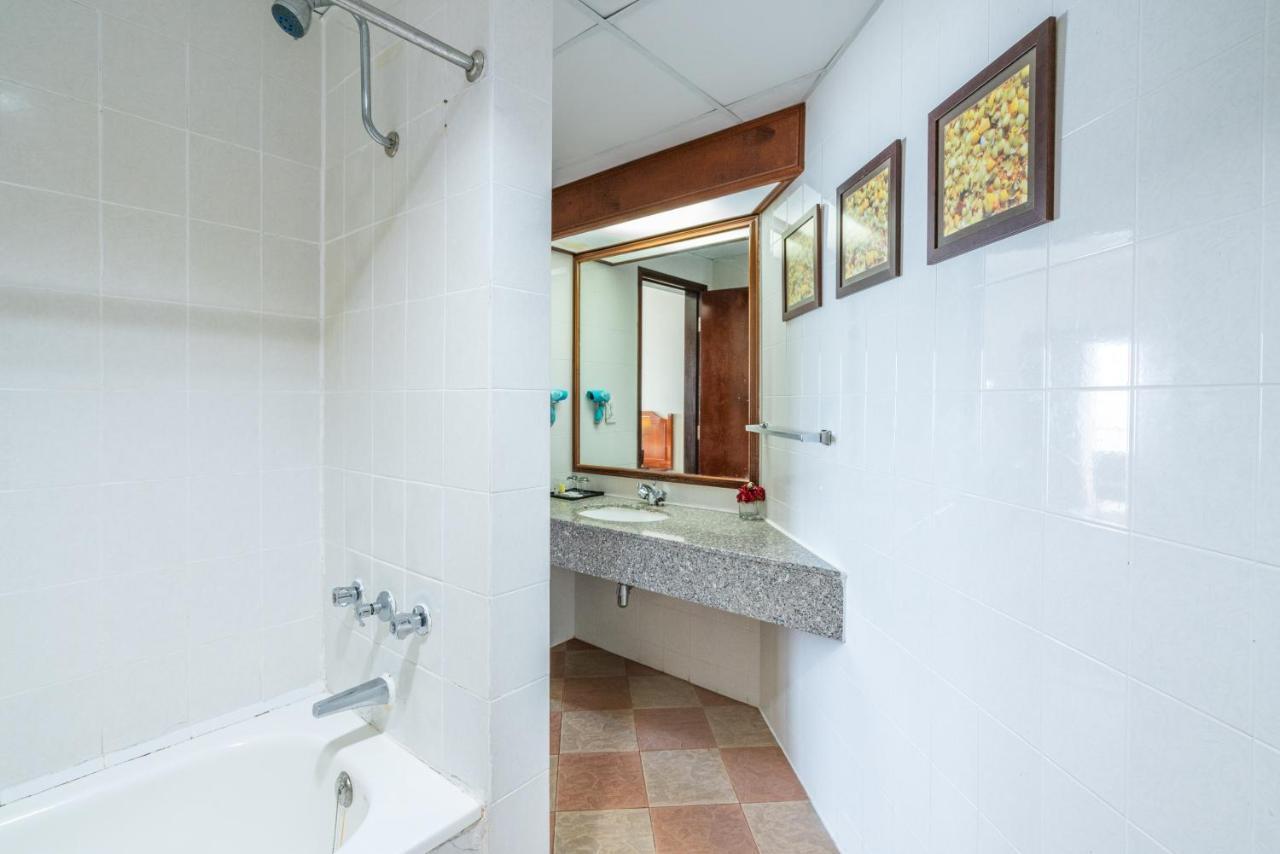 Seaview Deluxe Studio Couples Room S Tanjung Bungah (Penang) Dış mekan fotoğraf