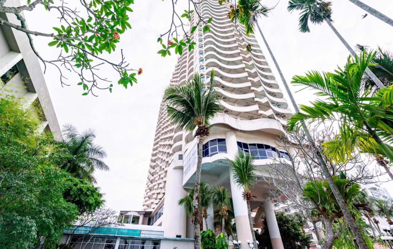 Seaview Deluxe Studio Couples Room S Tanjung Bungah (Penang) Dış mekan fotoğraf